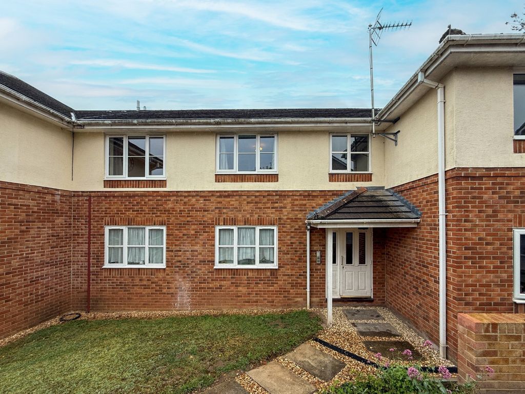 Property photo 1 of 9 4415090