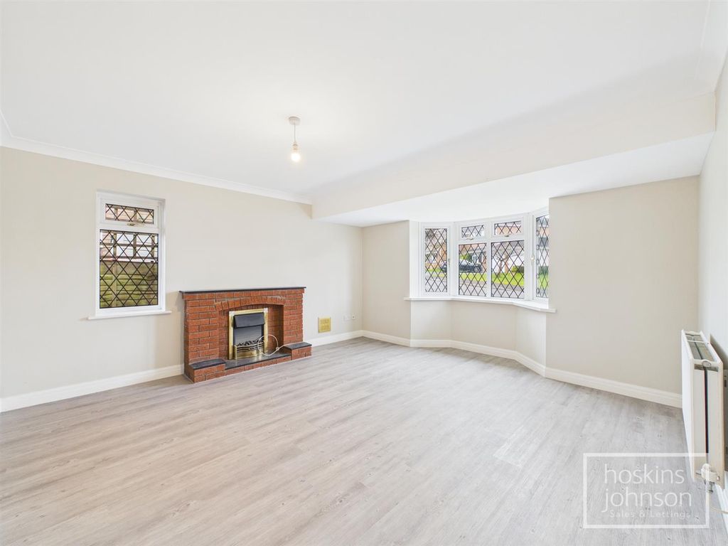 Property photo 2 of 23 Lounge