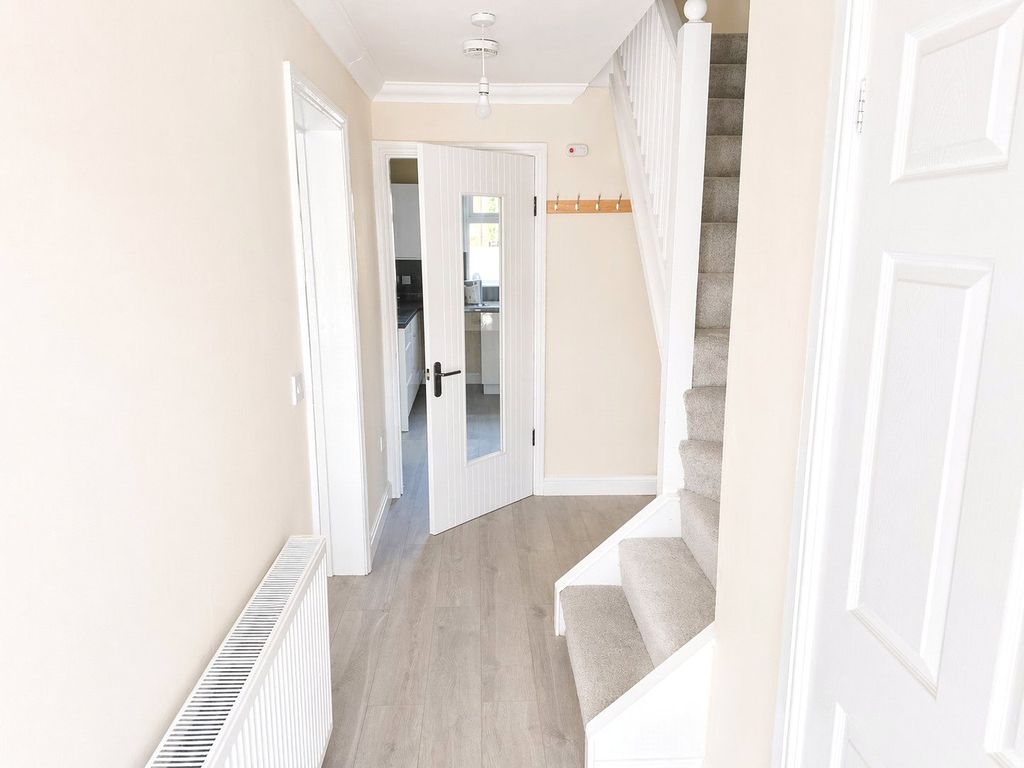 Property photo 2 of 16 Picture No. 13