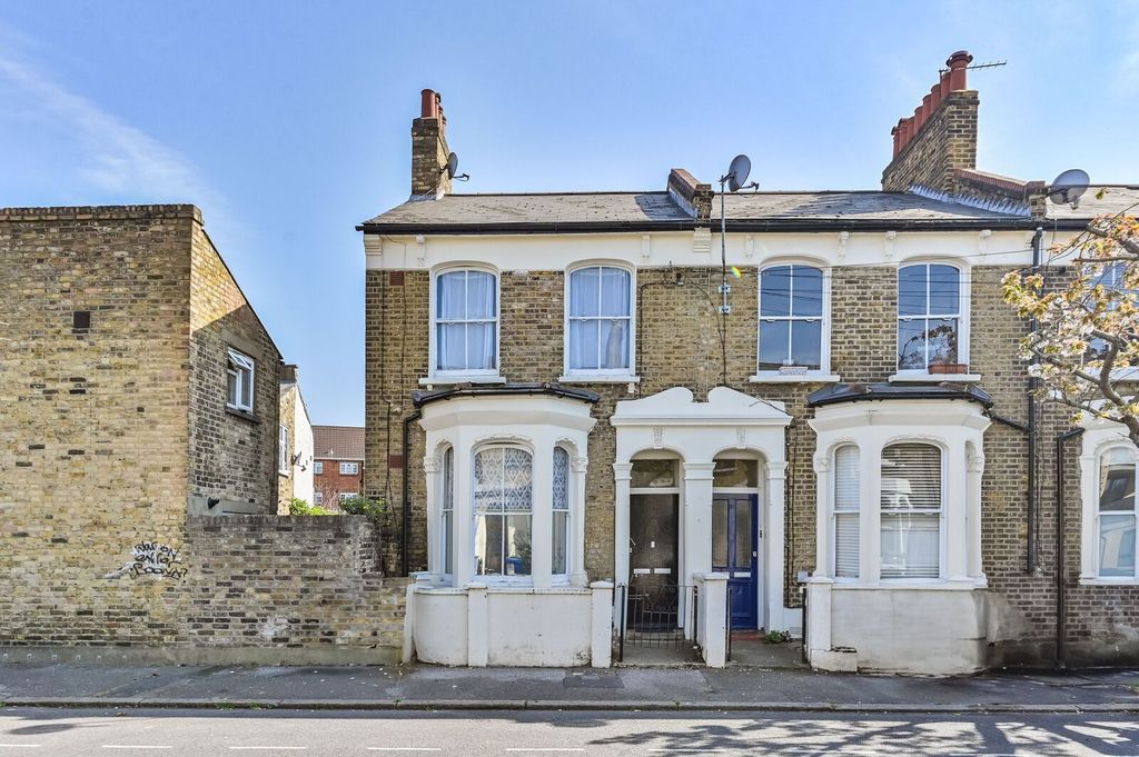 Property photo 1 of 17