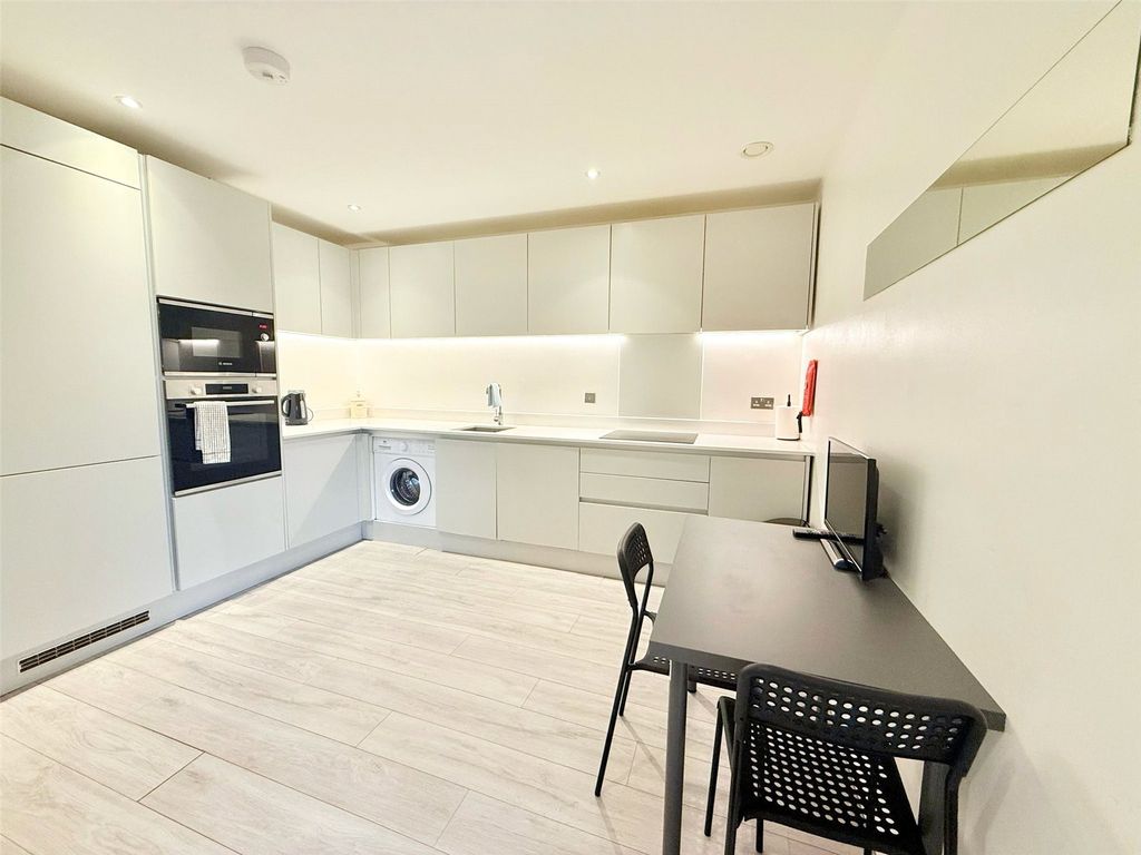 Property photo 3 of 10 Picture No. 04