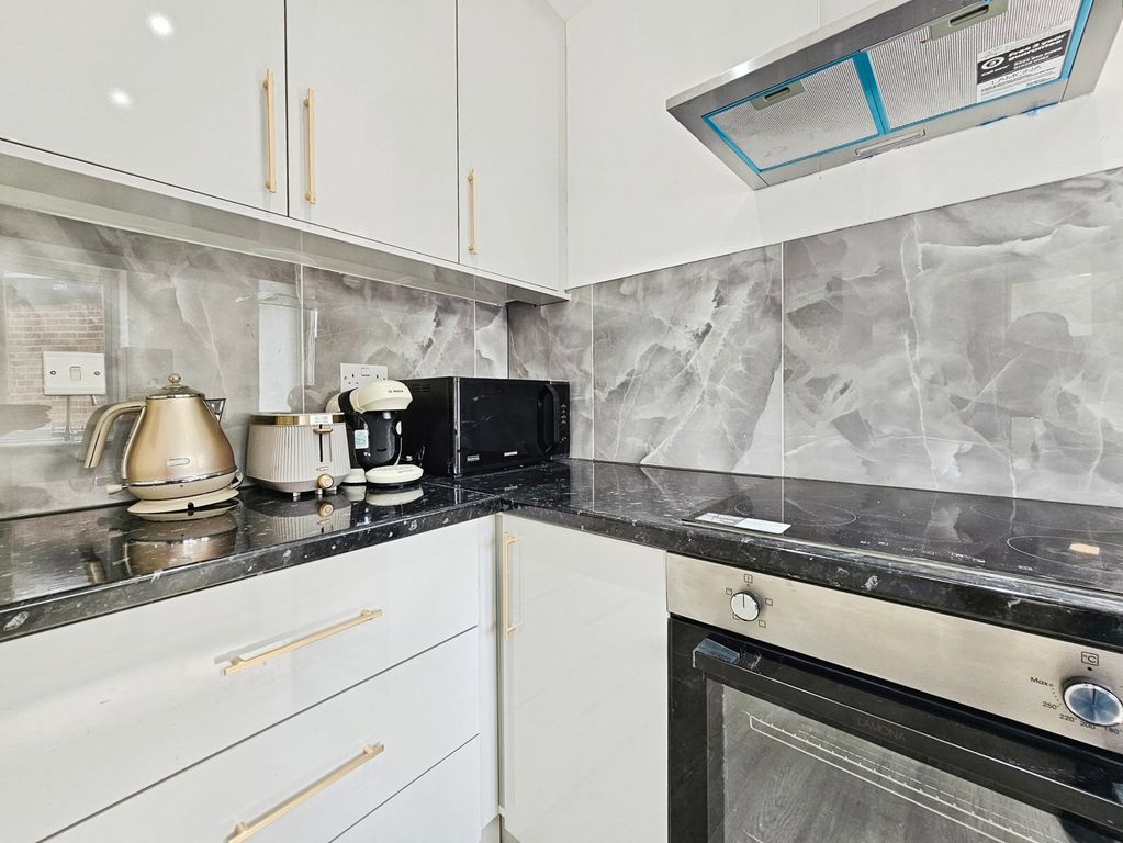 Property photo 3 of 5 Kitchen