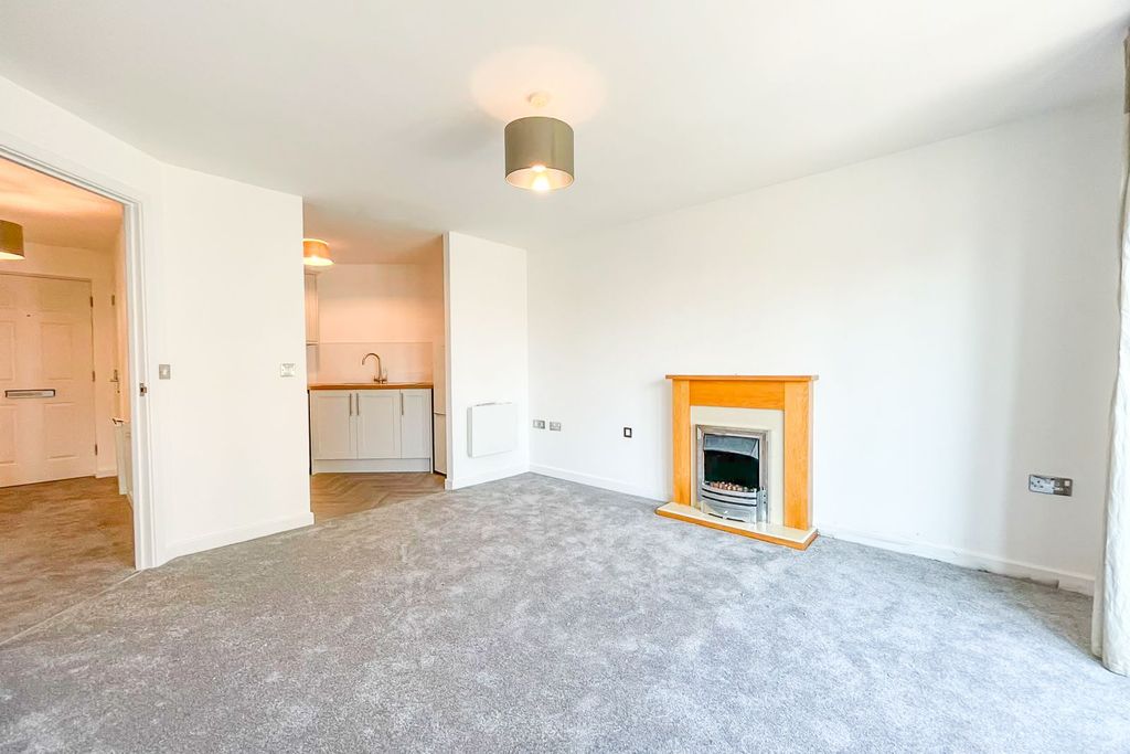 Property photo 2 of 11