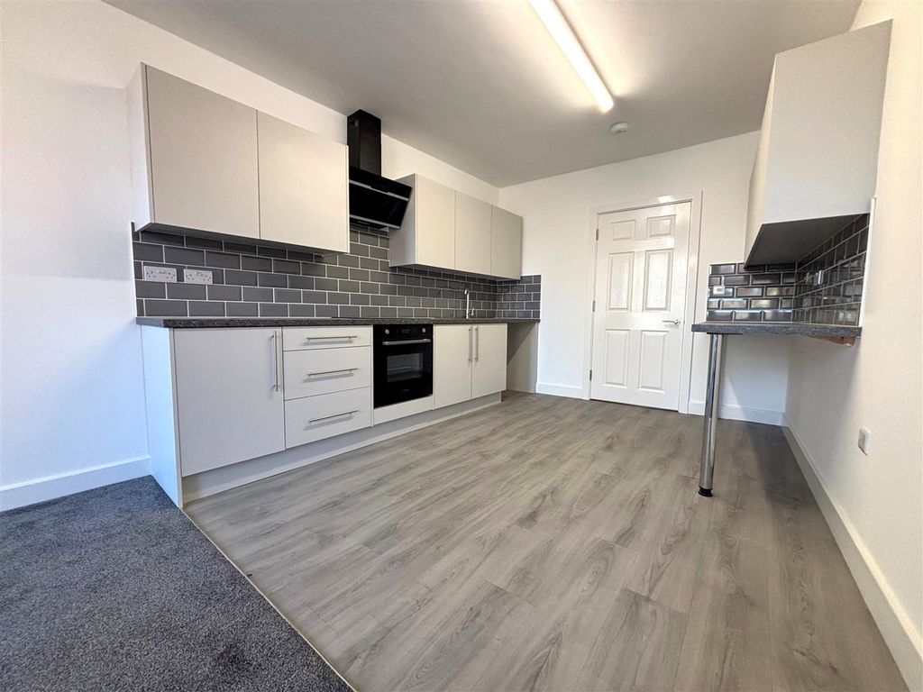 Property photo 1 of 7 Kitchen 1 2.Jpg