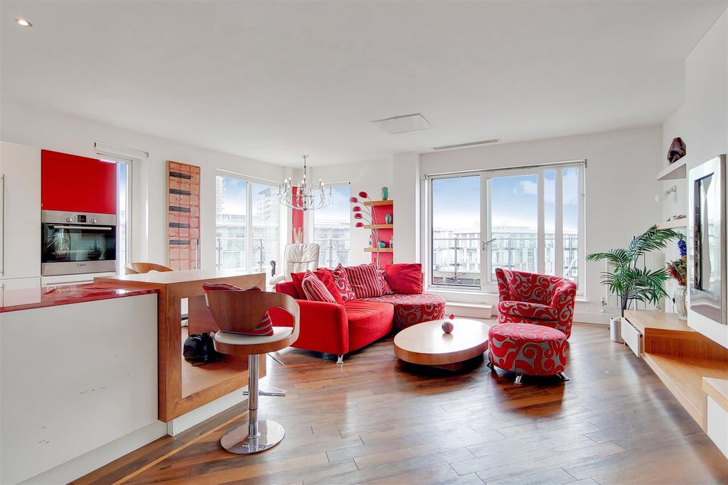 Property photo 1 of 14 6_Kitchen-Reception-2.Jpg