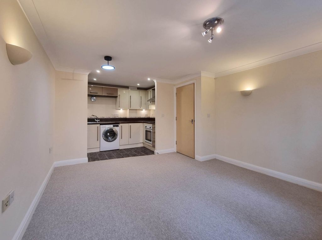 Property photo 3 of 18