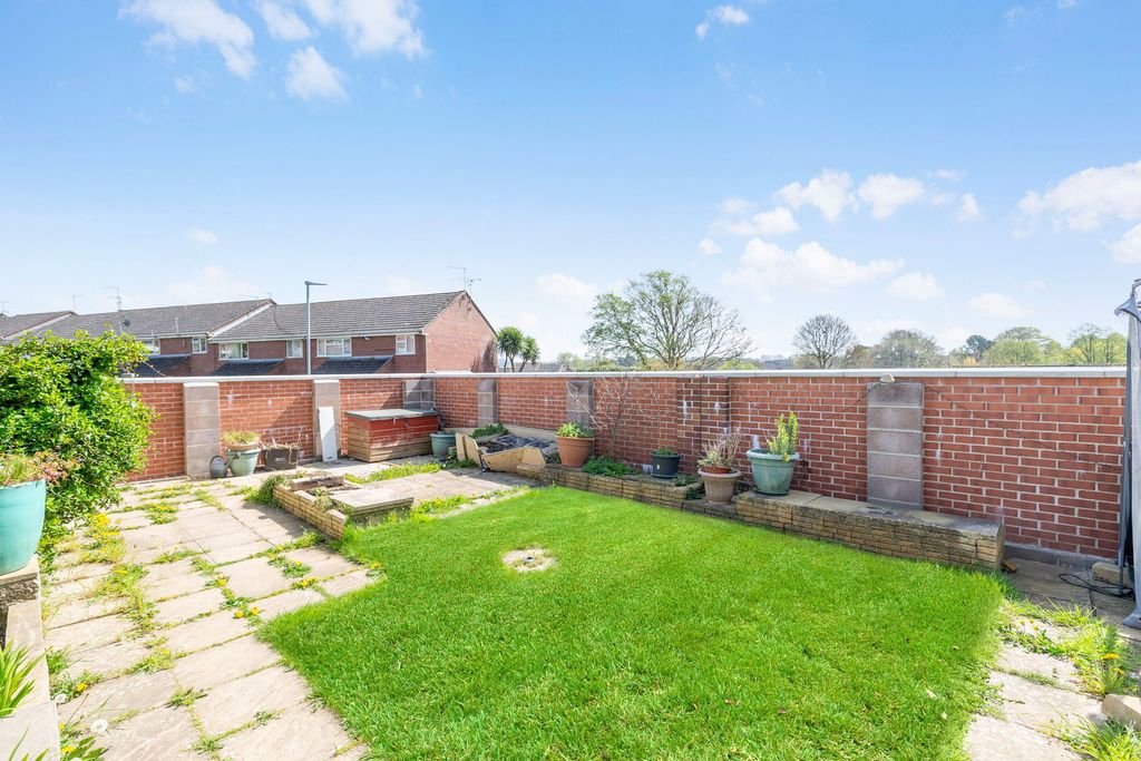 Property photo 3 of 14