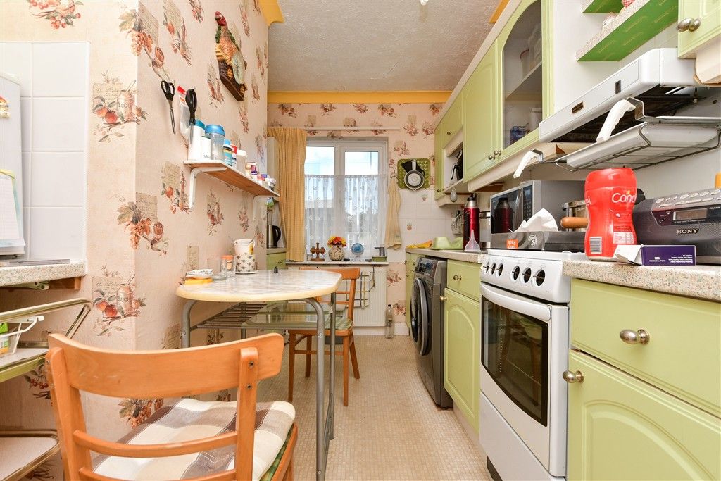 Property photo 3 of 9 Kitchen