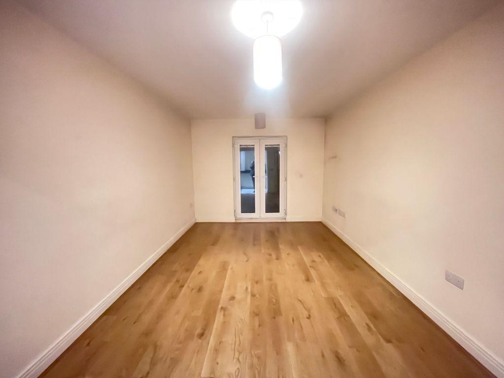 Property photo 3 of 7 Living Room