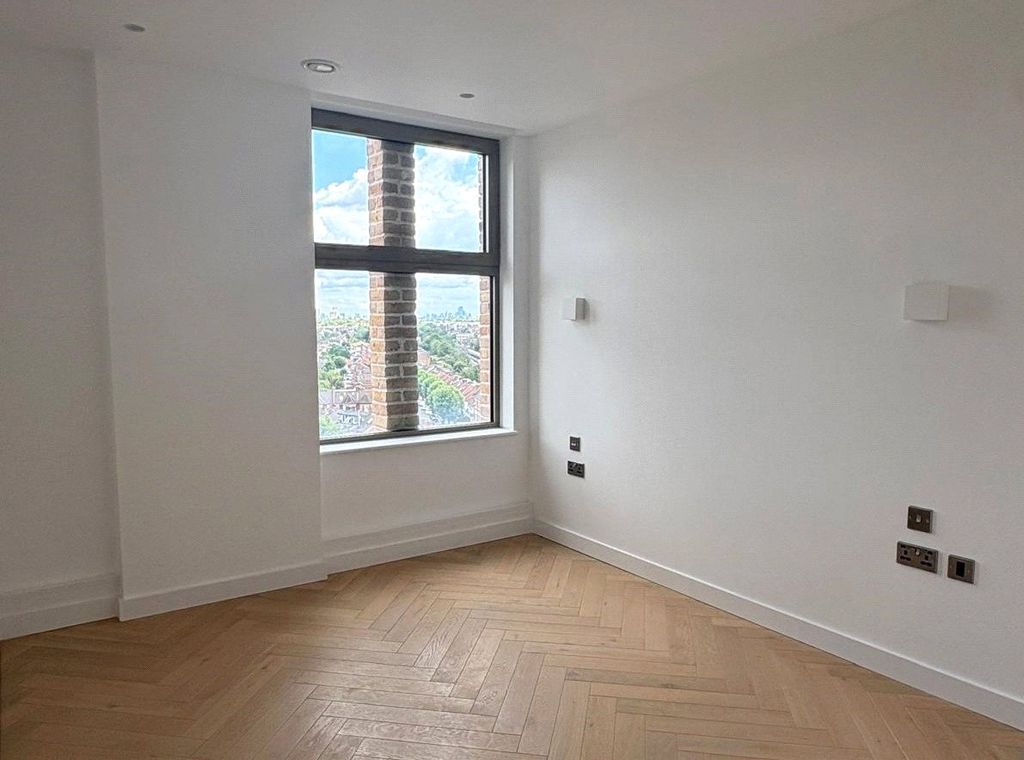 Property photo 3 of 8 Reception Room
