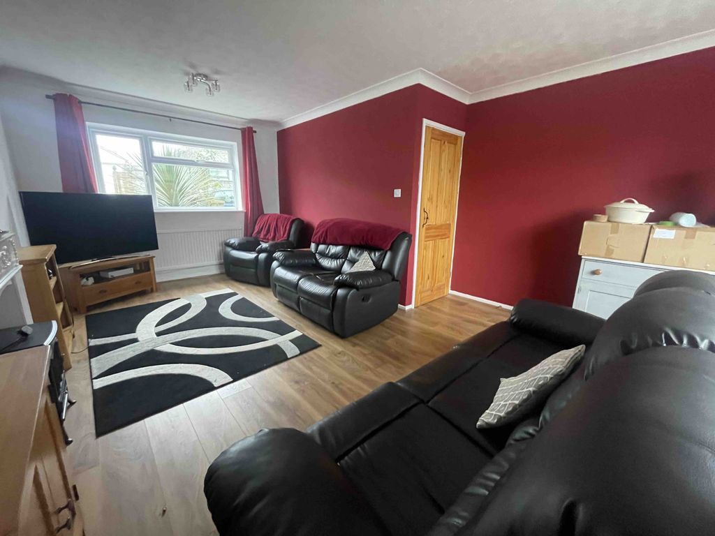 Property photo 3 of 22 Lounge