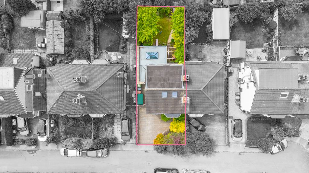 Property photo 2 of 19 9Saintmargaretsgrove4