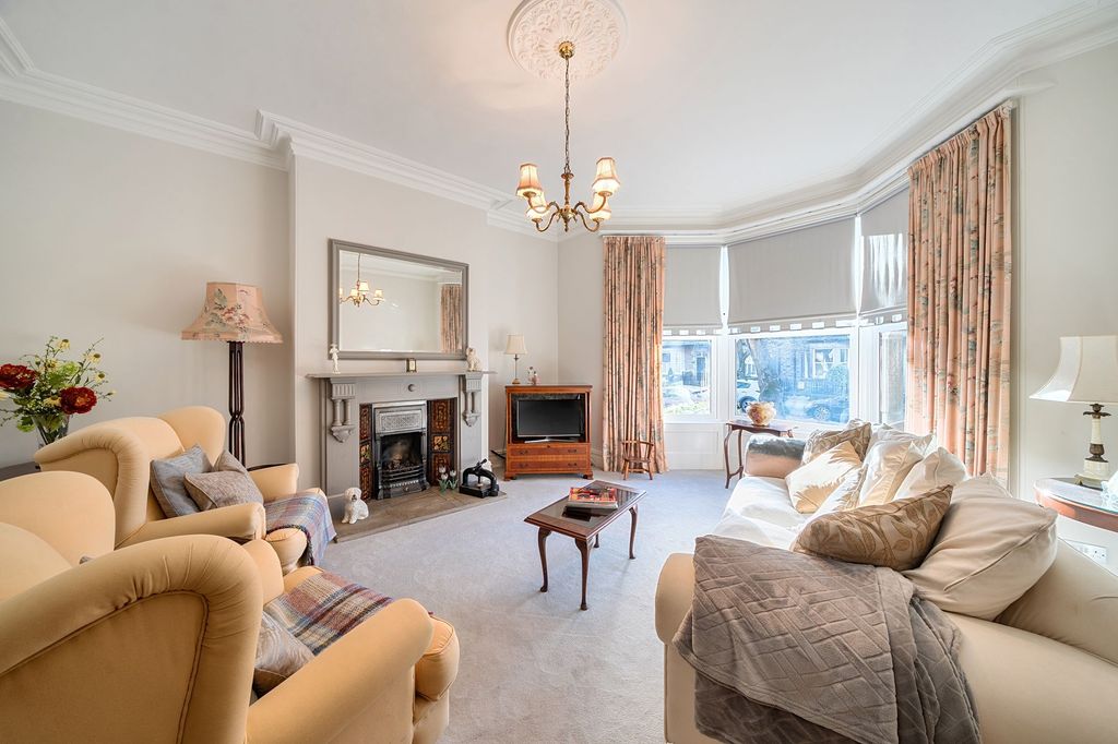 Property photo 2 of 21