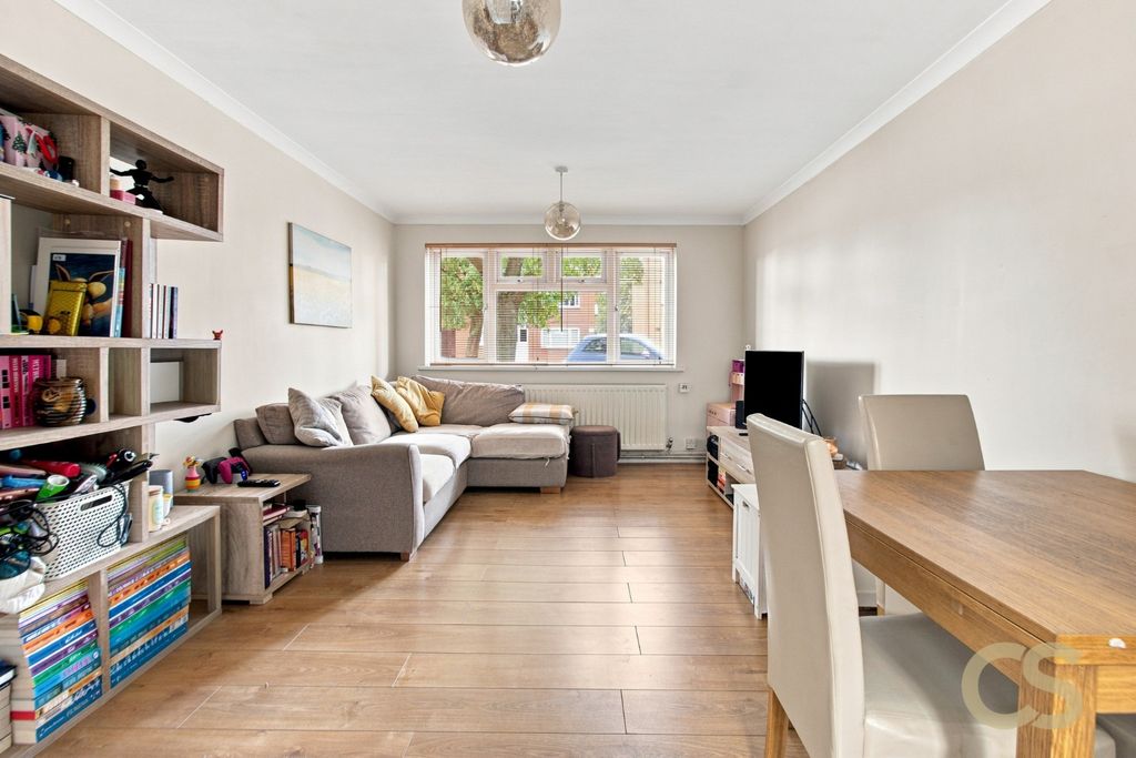 Property photo 2 of 14 5373661