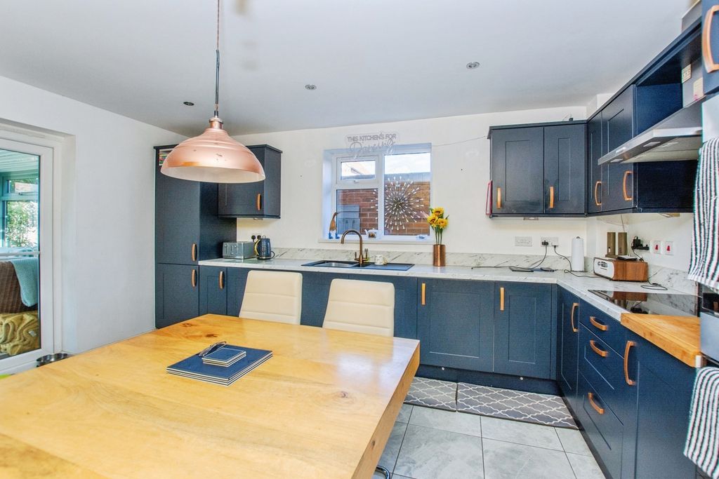 Property photo 2 of 15 Pbox-Img.Jpg