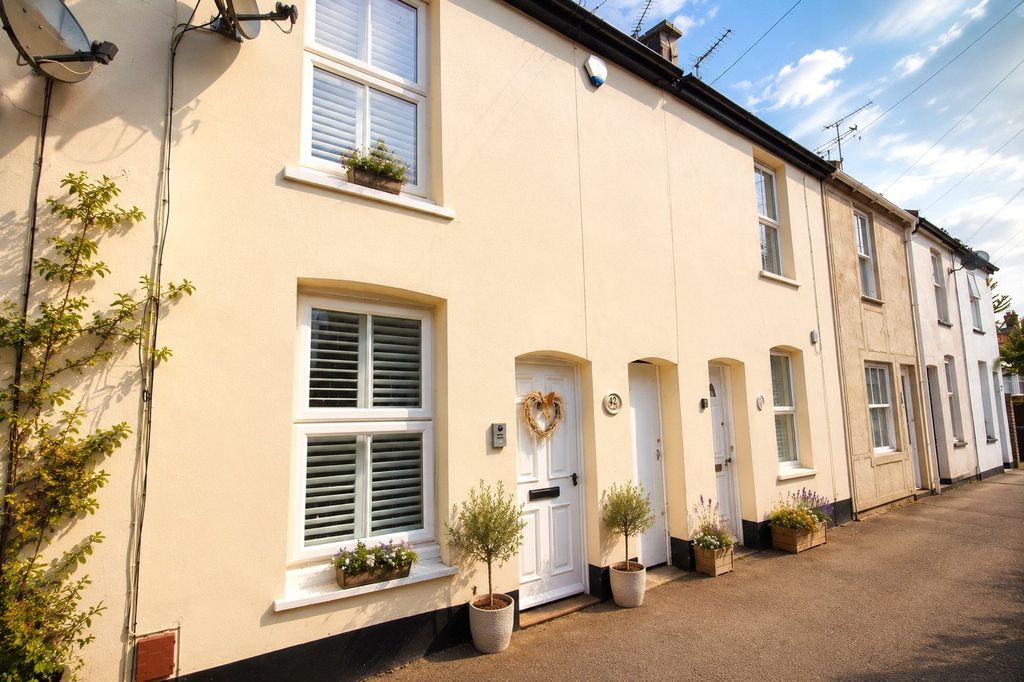 Property photo 1 of 16 External