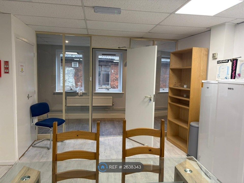 Property photo 3 of 24 Kitchen