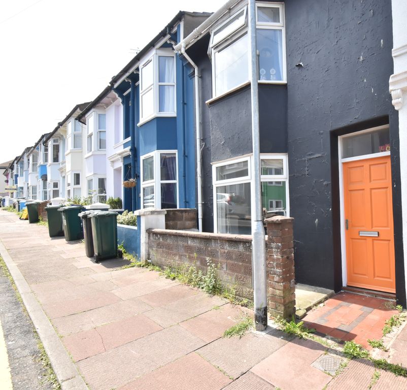 Property photo 1 of 11 Front Of The Property 4