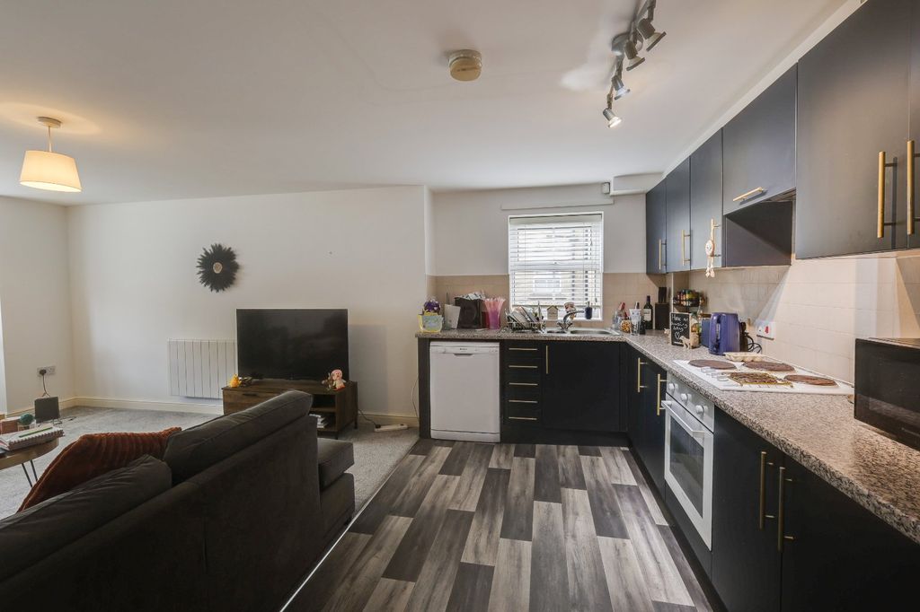 Property photo 3 of 13 Picture No. 25