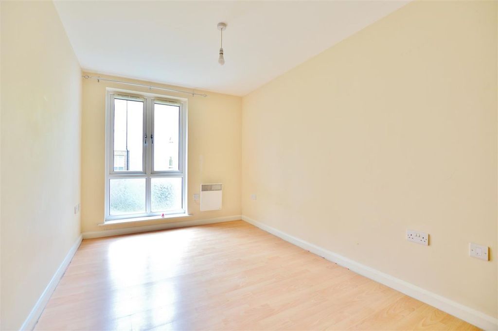 Property photo 2 of 8