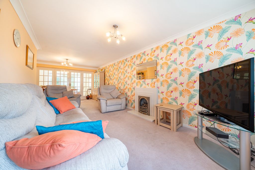 Property photo 3 of 17