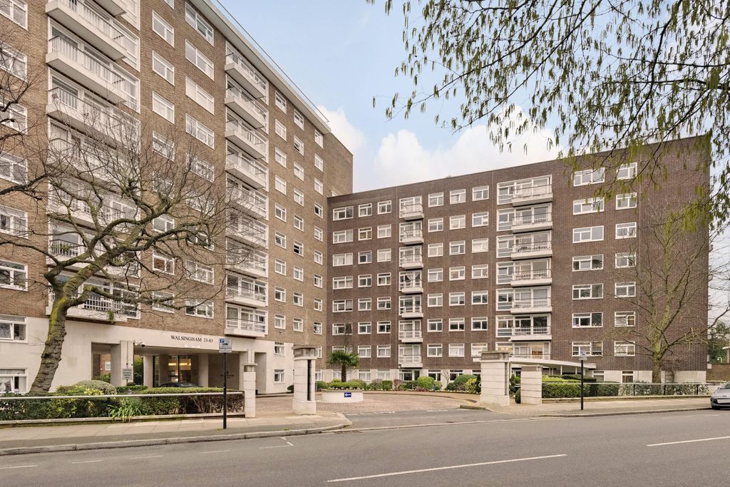 Property photo 3 of 12 Front