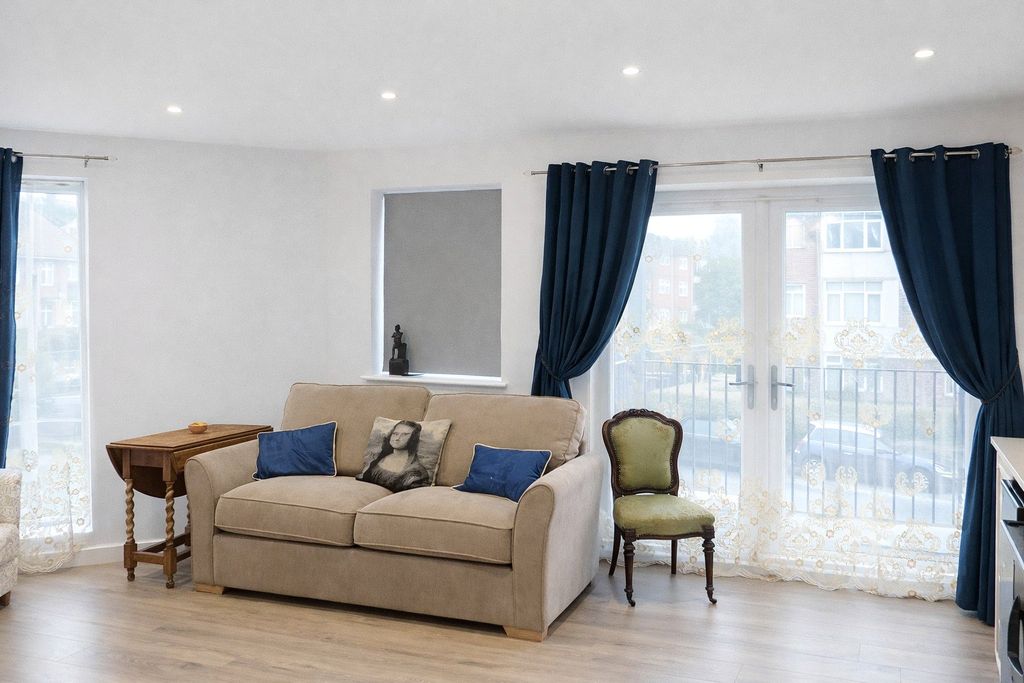 Property photo 3 of 9 Picture No. 19