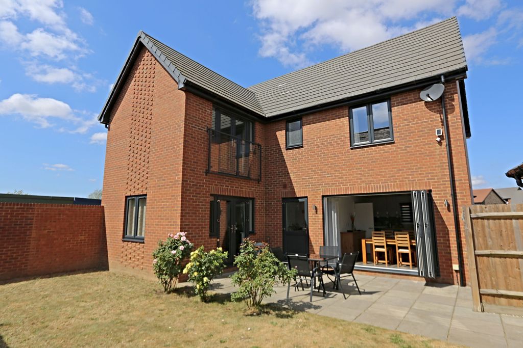 Property photo 2 of 17