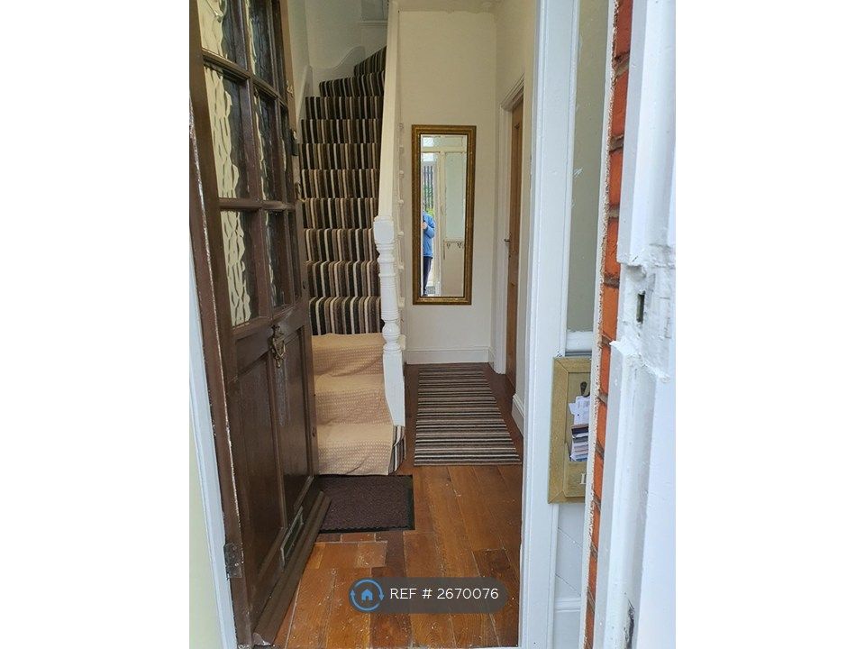 Property photo 2 of 26