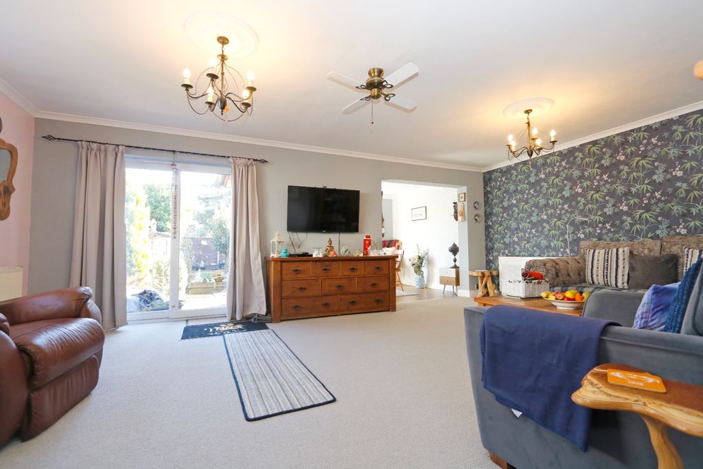 Property photo 2 of 16 3409364