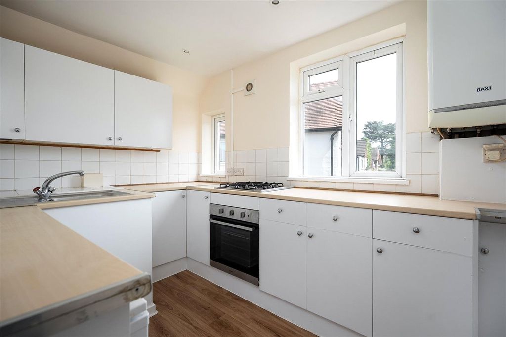 Property photo 3 of 8 Kitchen