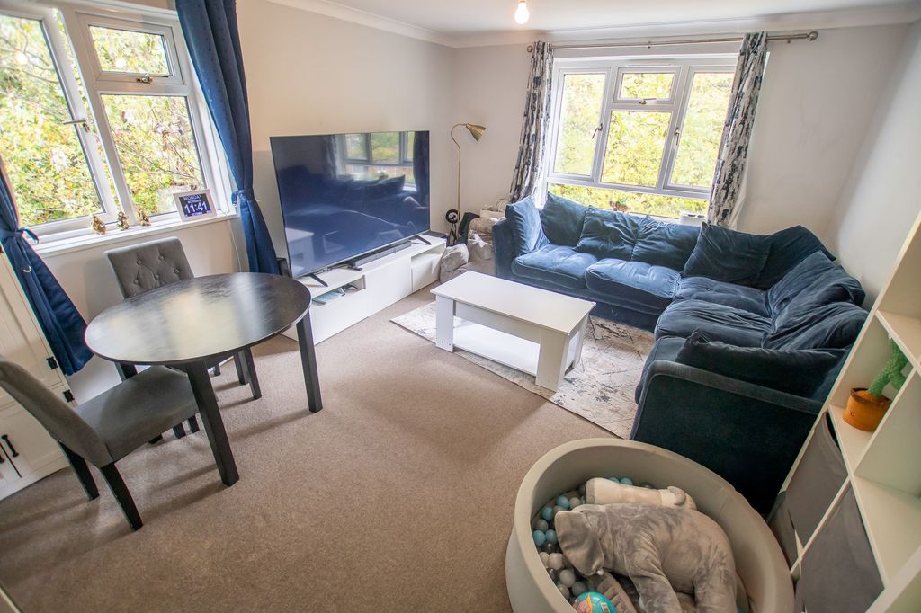 Property photo 2 of 7 Lounge