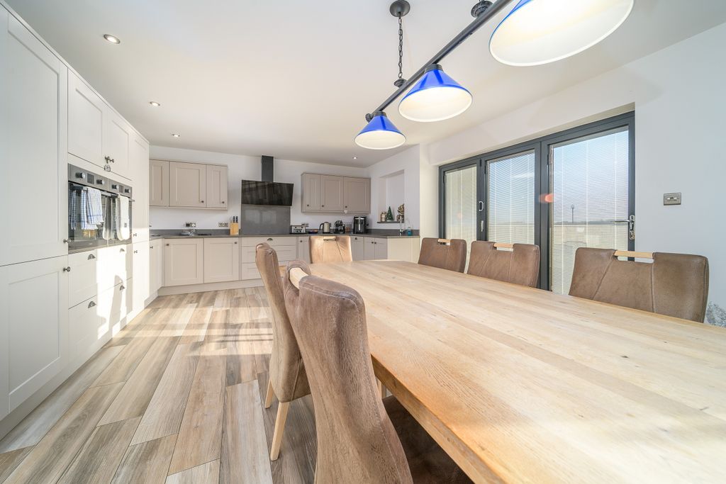 Property photo 3 of 32 Photo 3