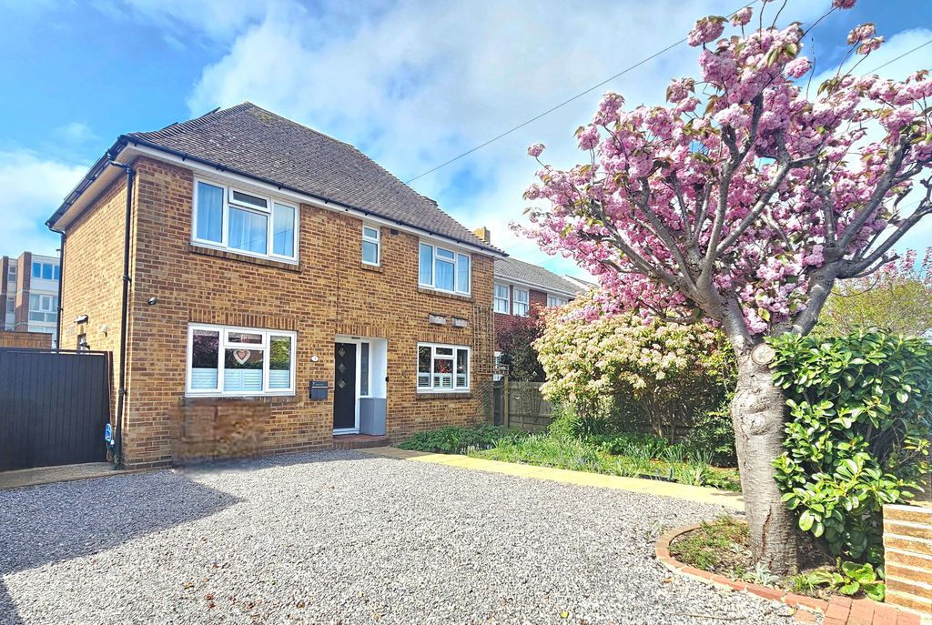 Property photo 2 of 17 Photo 18