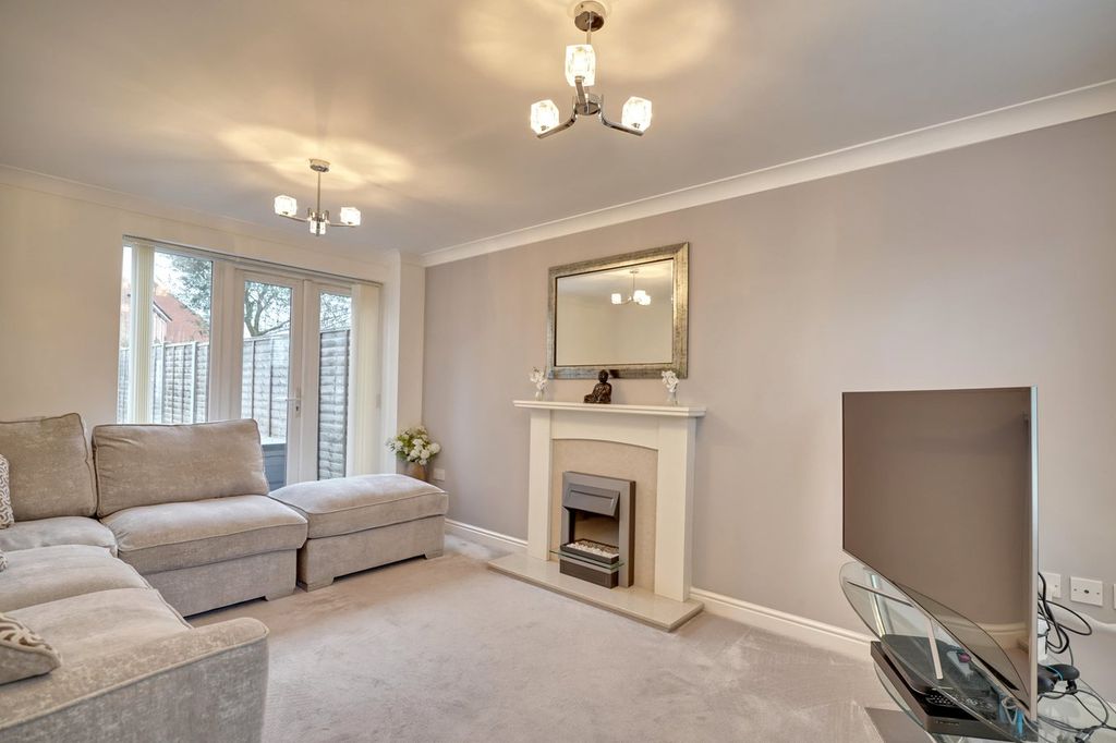 Property photo 3 of 19