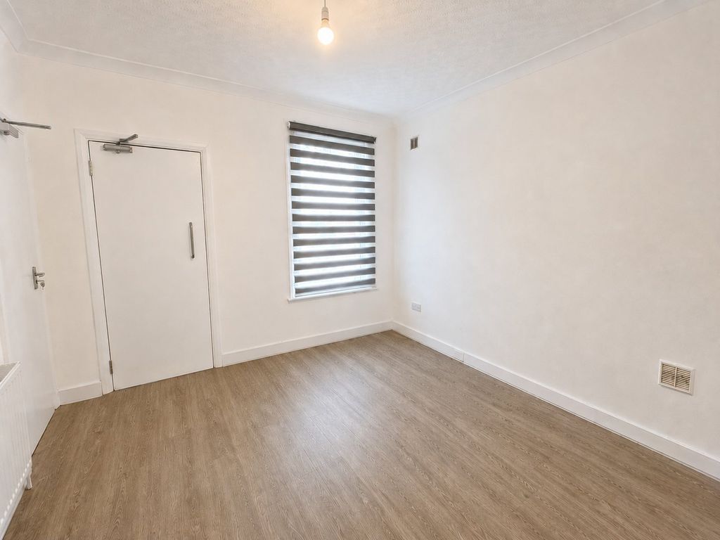 Property photo 3 of 12 Gallery