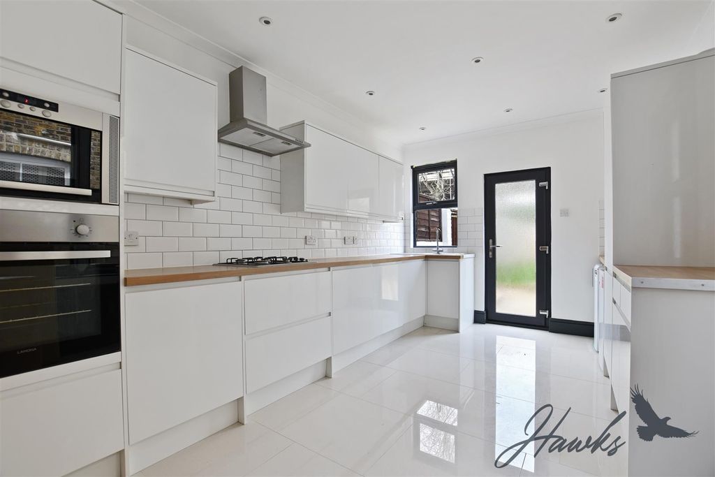 Property photo 3 of 10 Af118d35-604F-4853-Aa17-Afc447bbc155Rhhbf - 12 Yor
