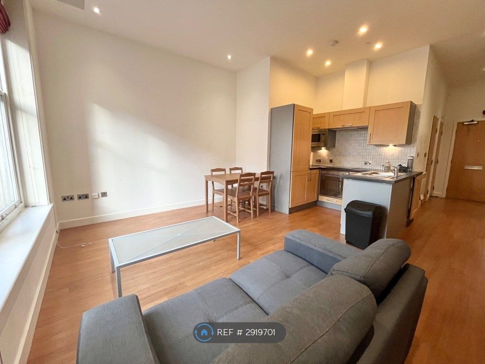 Property photo 1 of 17 Living / Kitchen / Dining Area