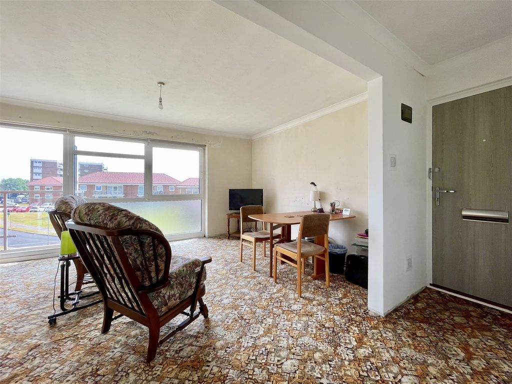 Property photo 3 of 24
