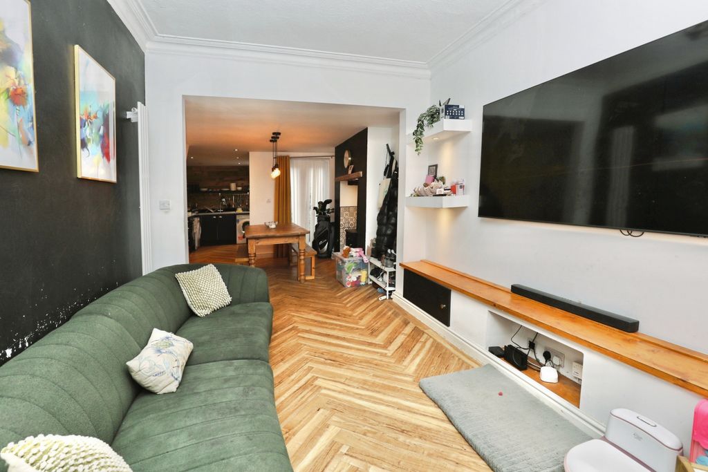 Property photo 2 of 15 Lounge/Dining Room