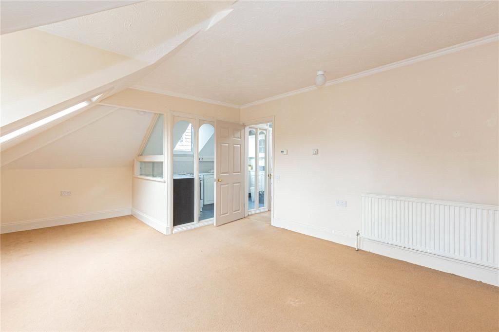 Property photo 3 of 7 Living.Jpg