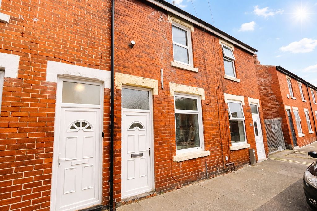 Property photo 1 of 8