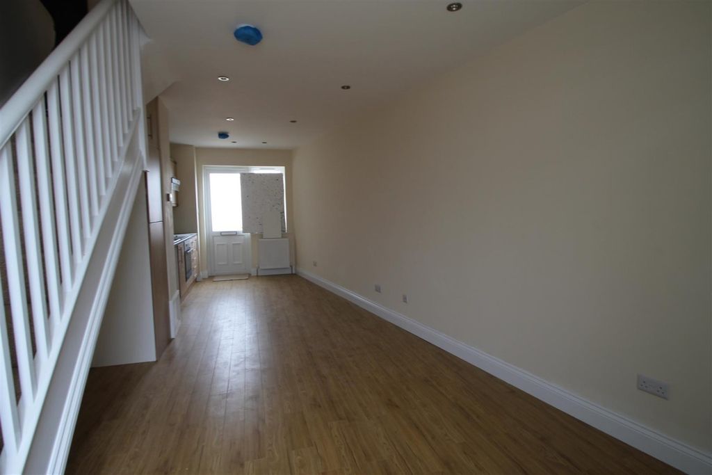 Property photo 2 of 5 2438303