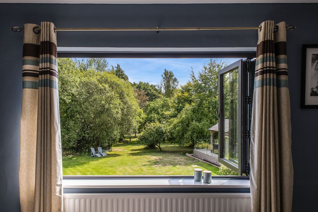 Property photo 2 of 28 2