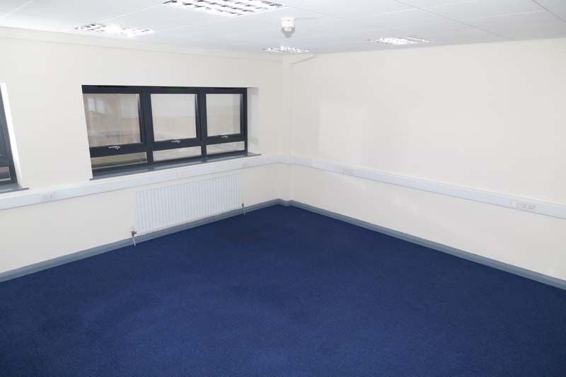 Property photo 1 of 8 Unit 91 To Let