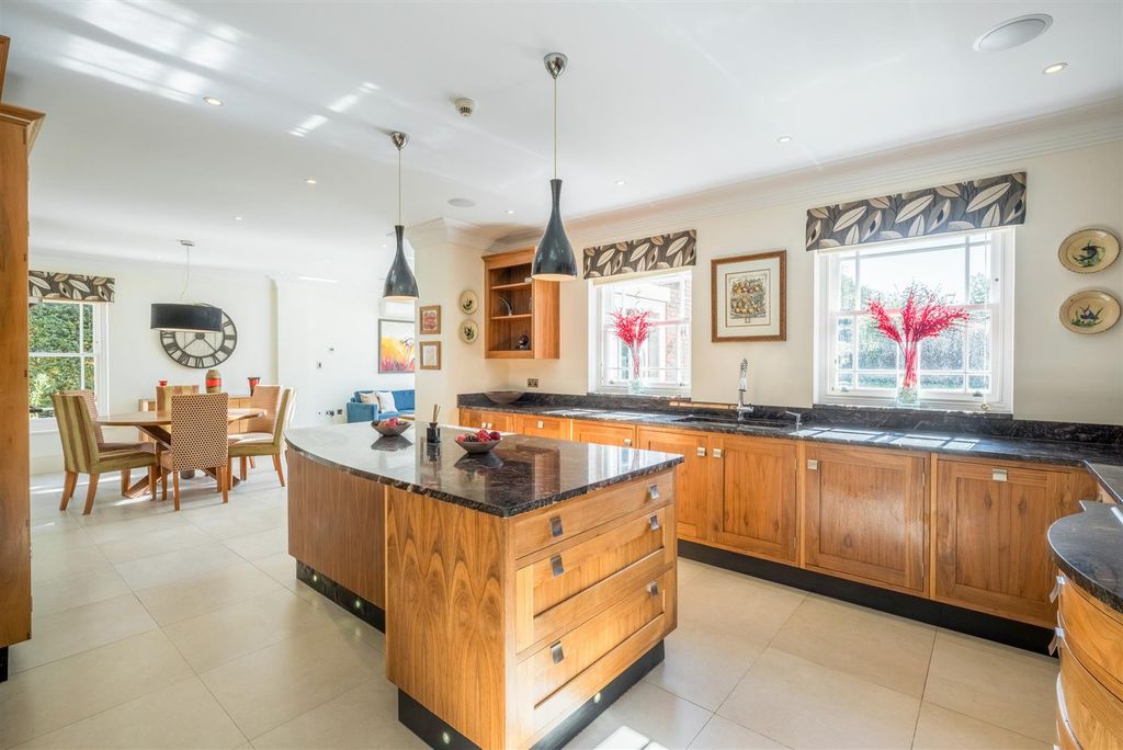 Property photo 3 of 47 Fairview Low Res-2.Jpg