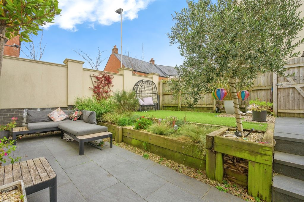 Property photo 3 of 34