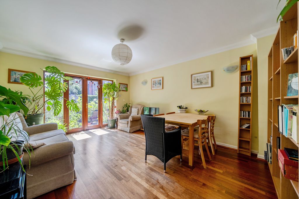 Property photo 2 of 15 Sitting/Dining Room