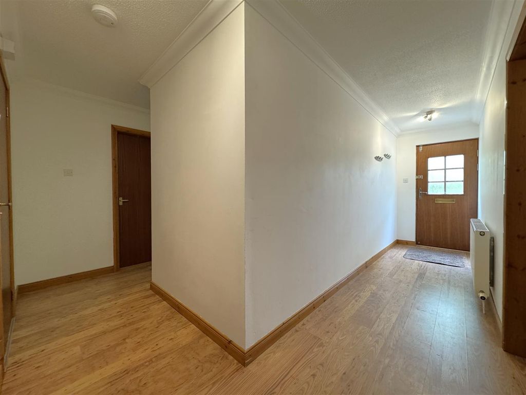 Property photo 2 of 12 Hallway.Jpg
