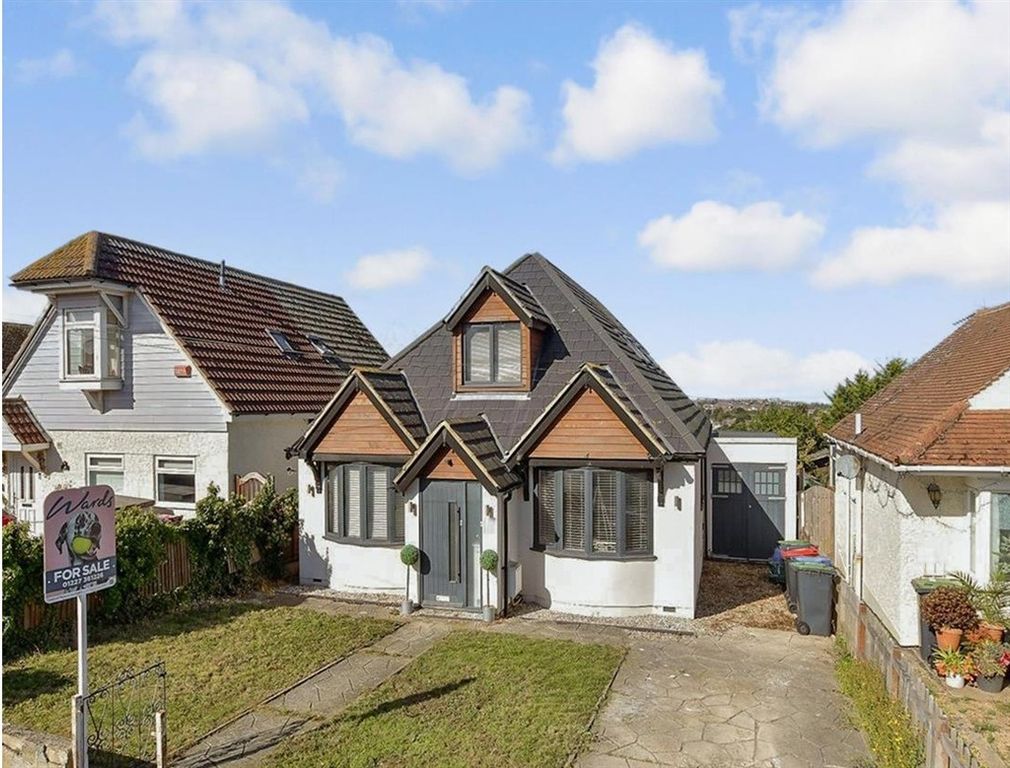 Property photo 2 of 15 Front